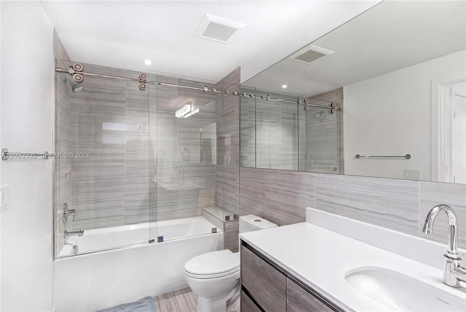 MERRICK MANOR CONDO - Residential