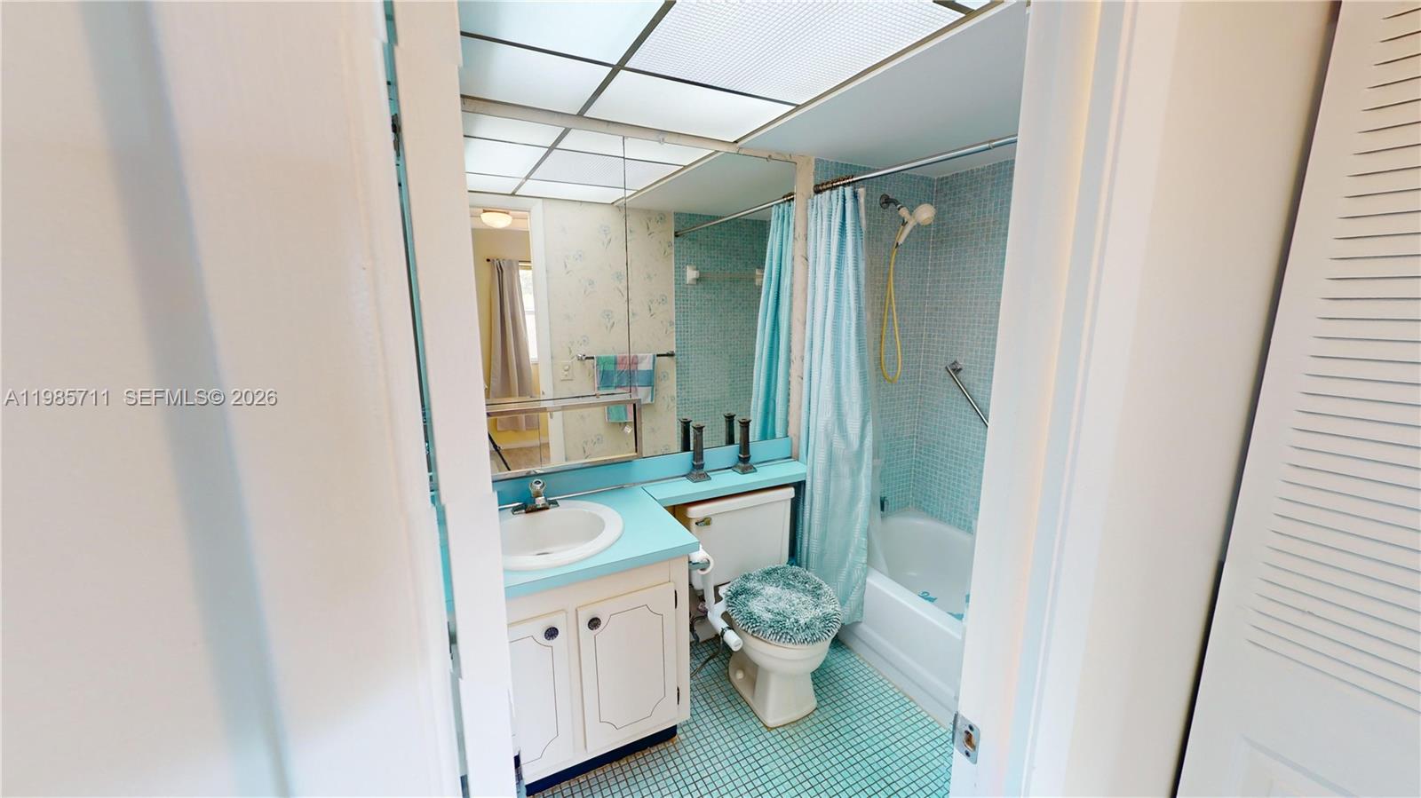 SUNRISE LAKES 126 CONDO - Residential