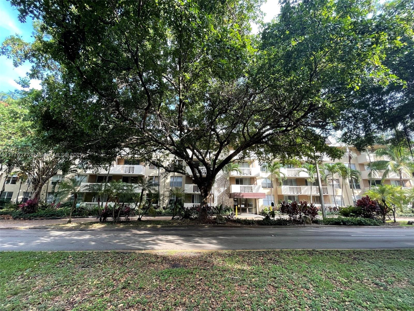 BAYVIEW PALMS CONDO - Residential