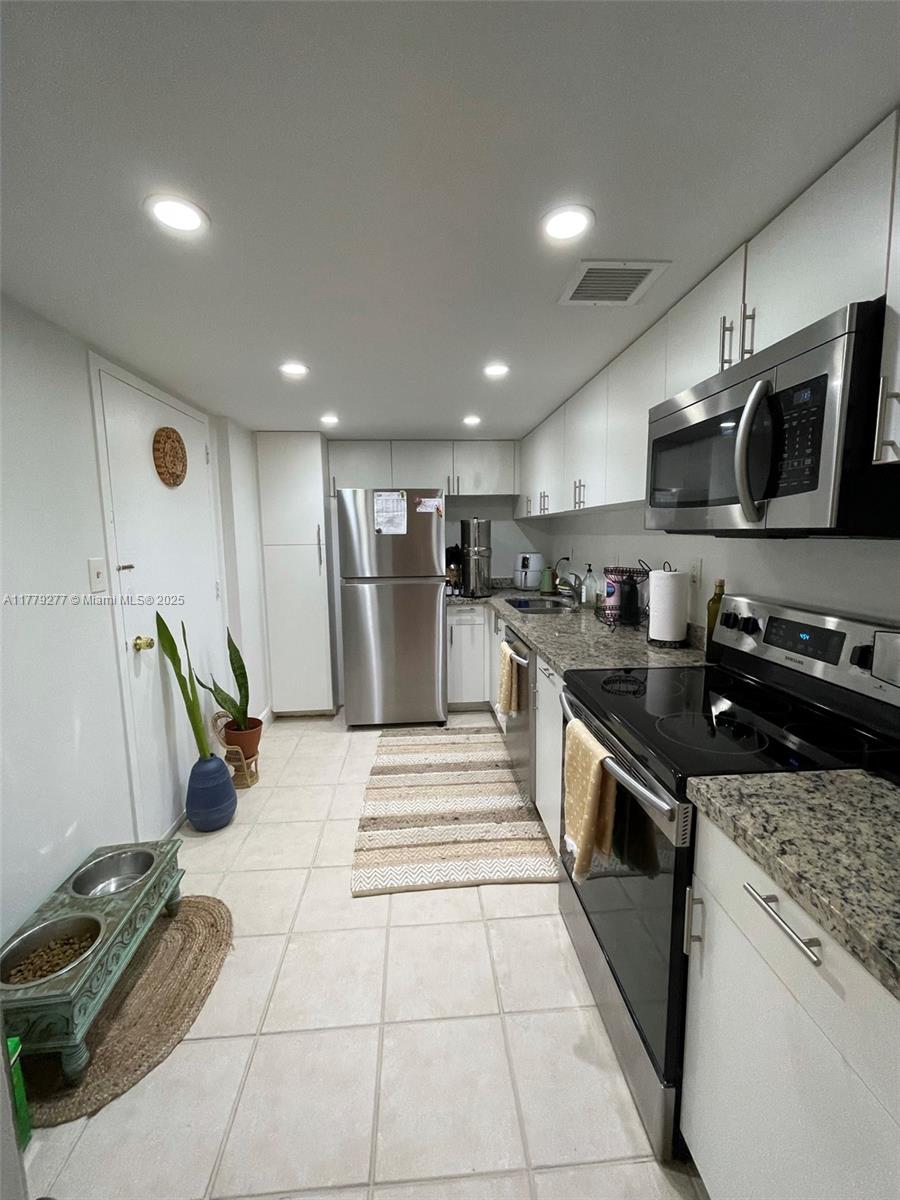 BAYVIEW PALMS CONDO - Residential
