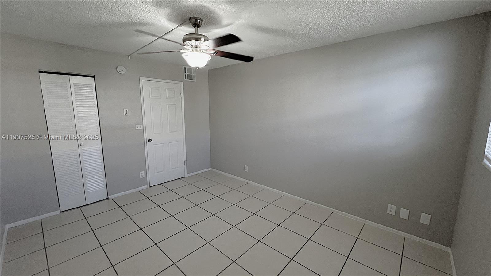 YOLANDA VILLAS CONDO - Residential Lease