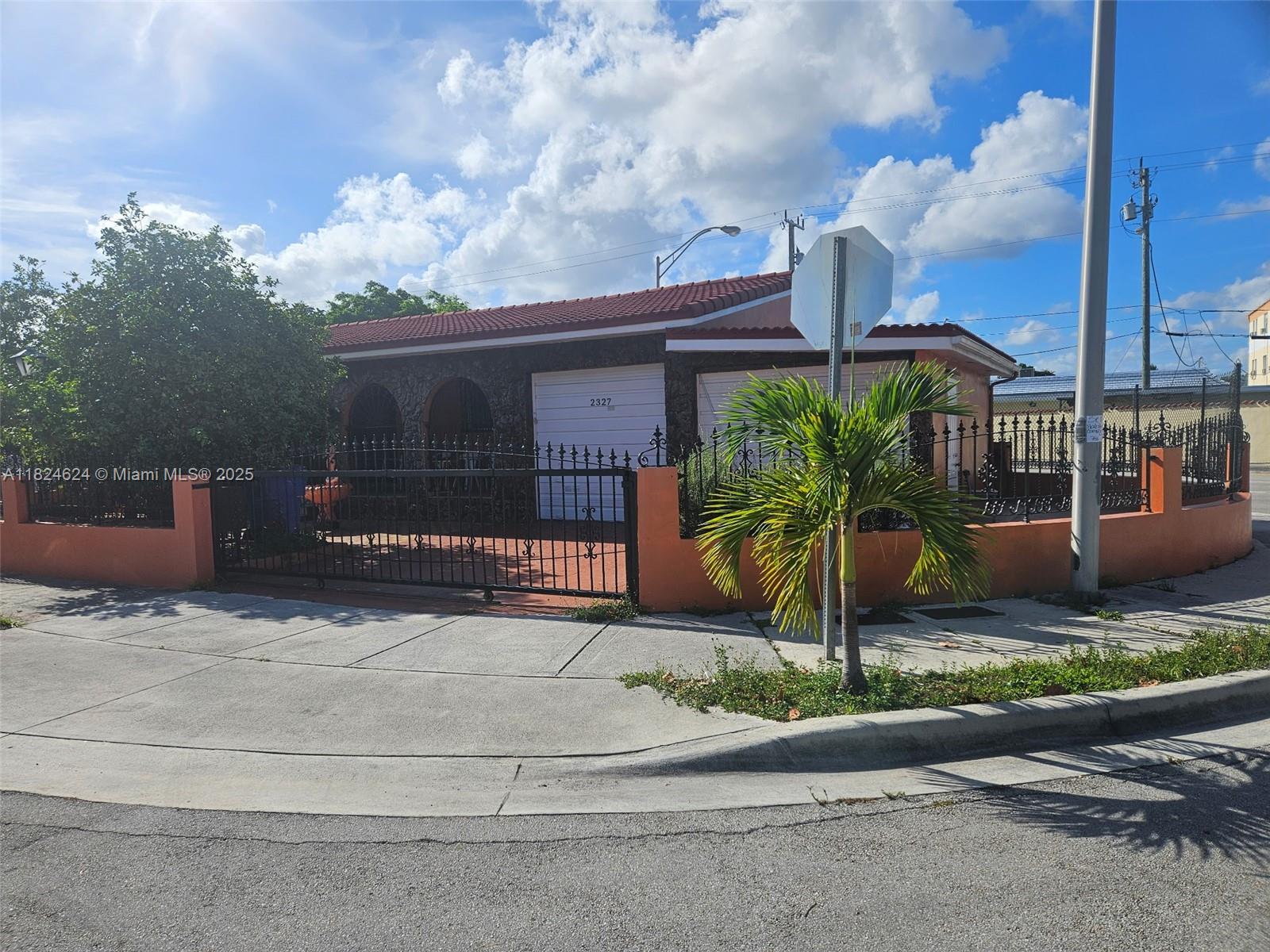2327 SW 1st St, Miami, FL, 33135/$475,000 1 2327 SW 1st St