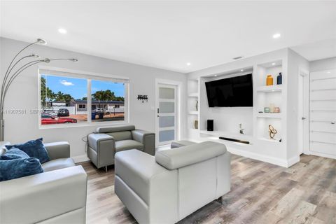 Photo of 330 N 70th Ave, Hollywood, FL 33024 (MLS # A11907581)