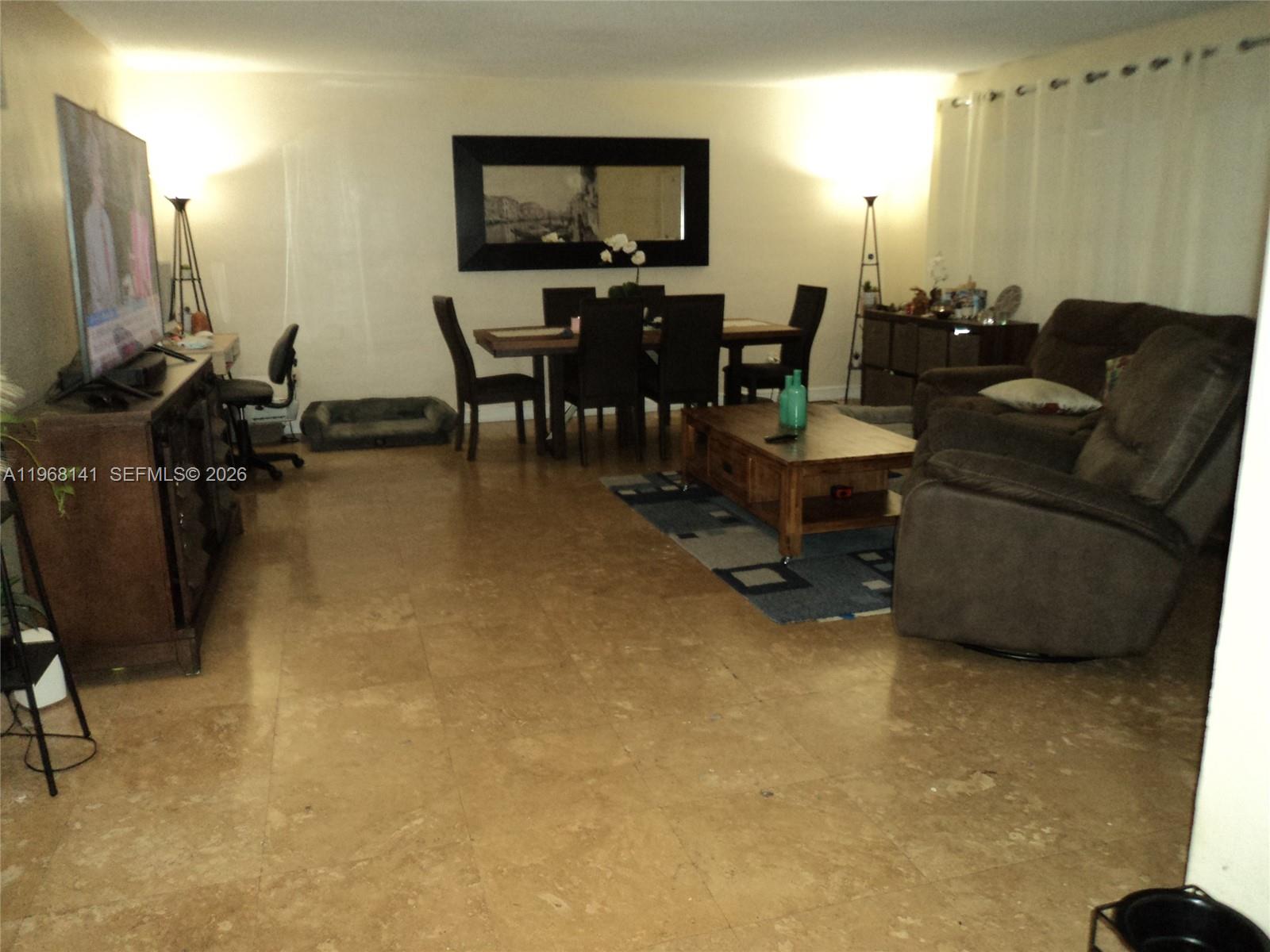 SUTTON HOUSE CONDO - Residential