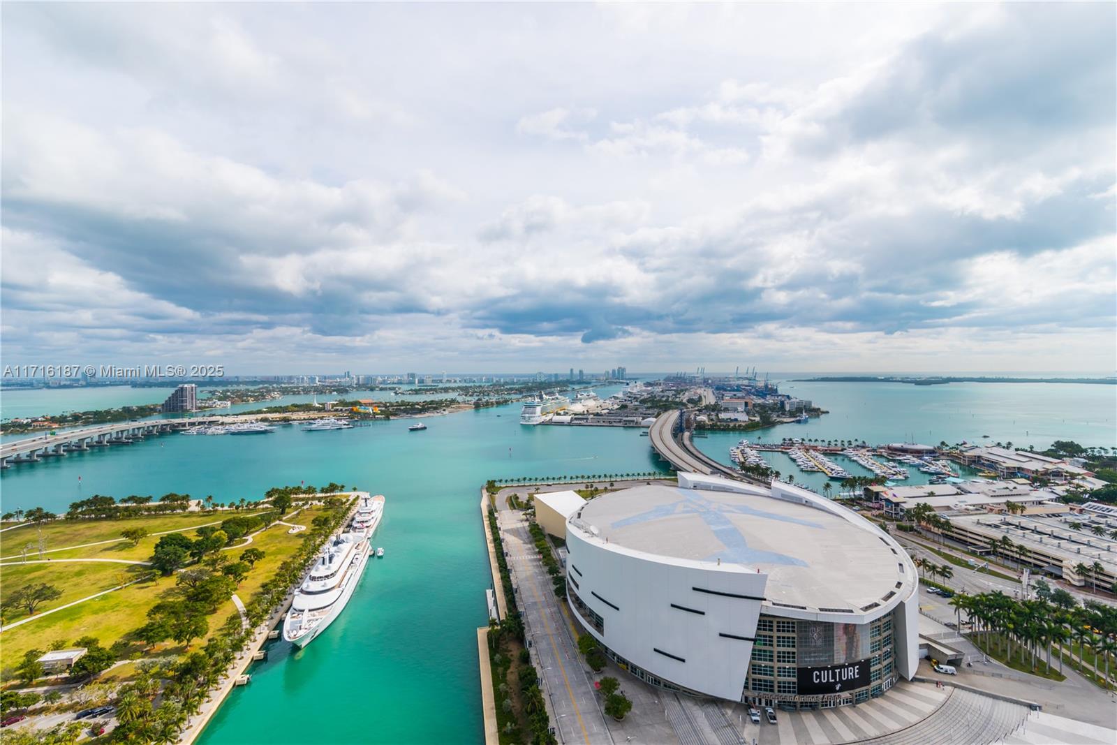 MARINABLUE CONDO - Residential