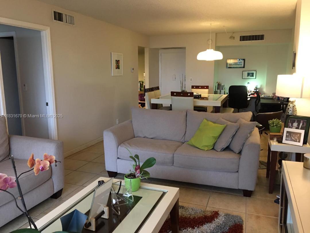 3475 N Country Club Dr 507