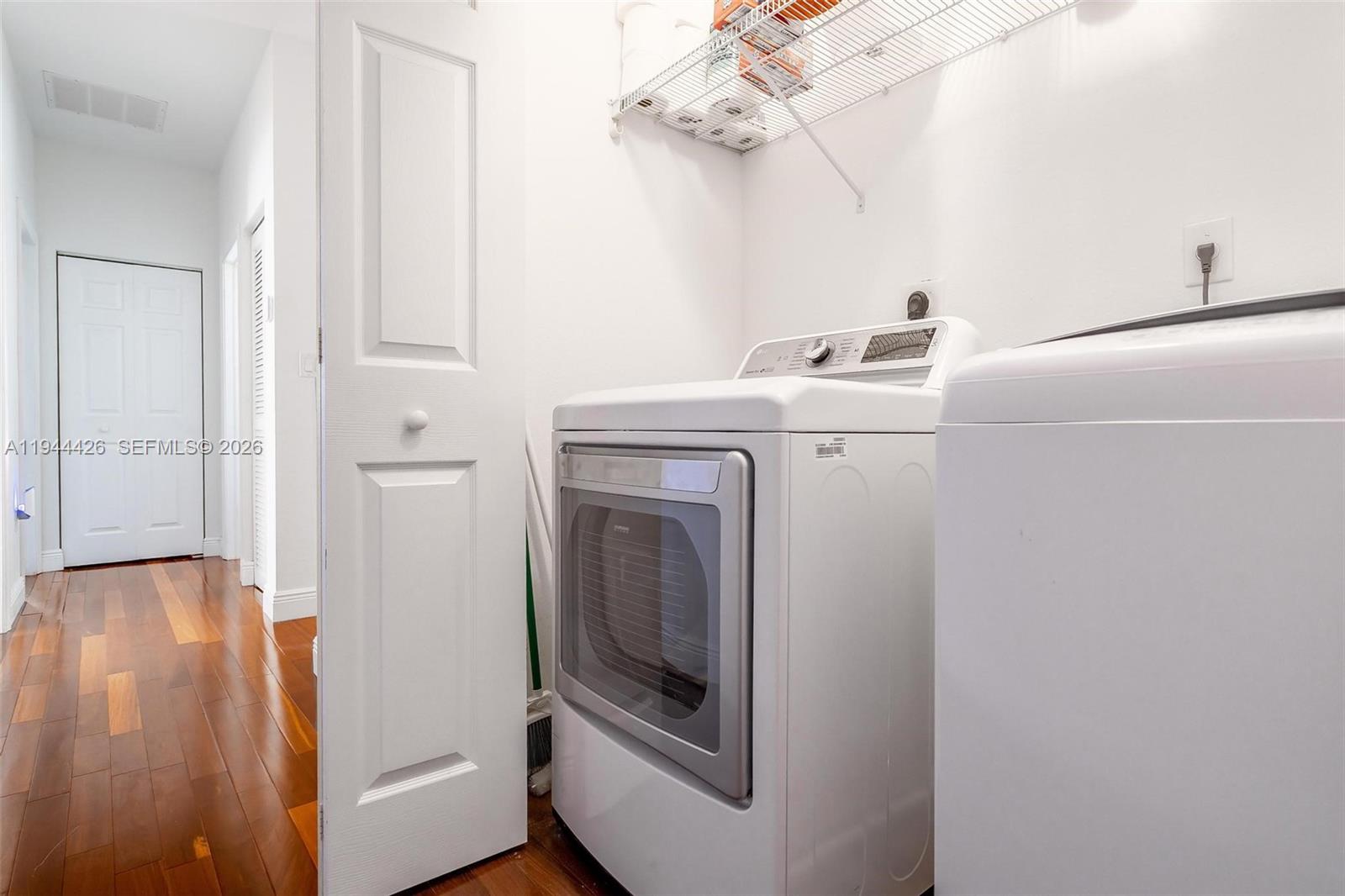 EMILIOS PLACE AT OASIS - Residential