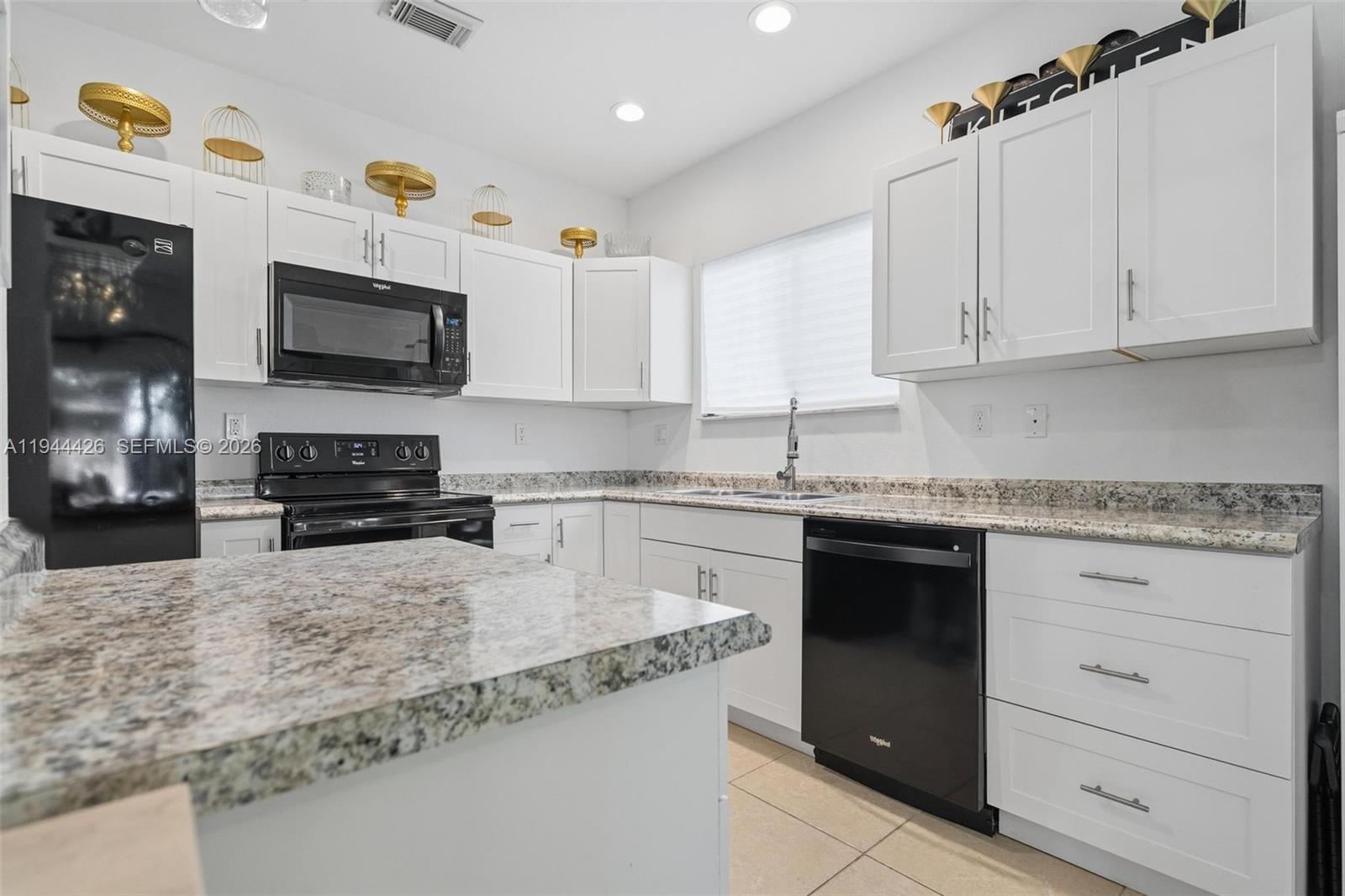 EMILIOS PLACE AT OASIS - Residential