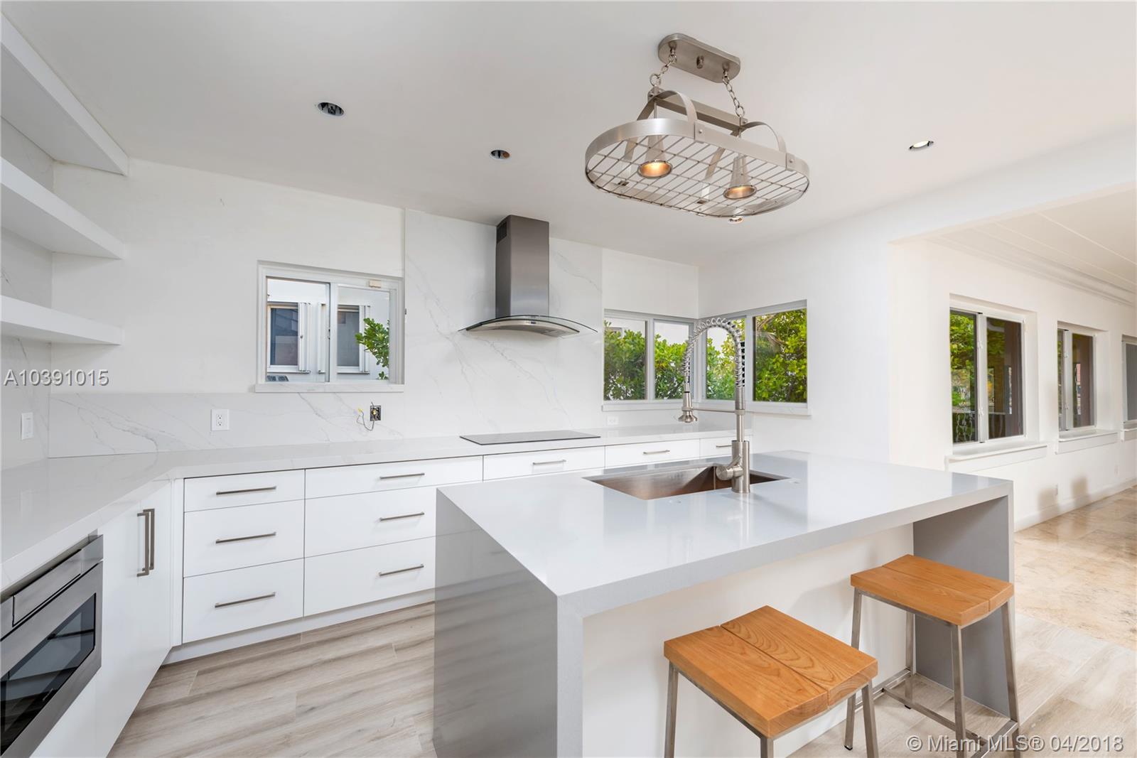 GOLDEN BEACH SEC E - Residential