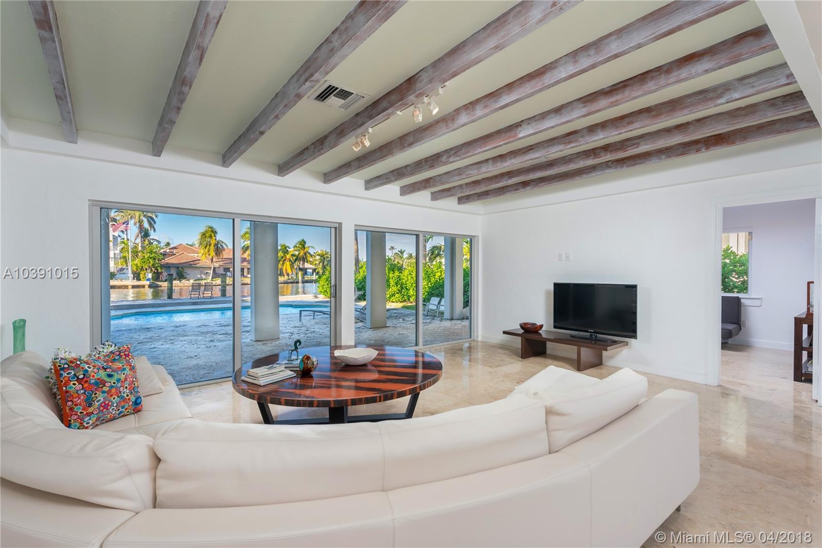 GOLDEN BEACH SEC E - Residential