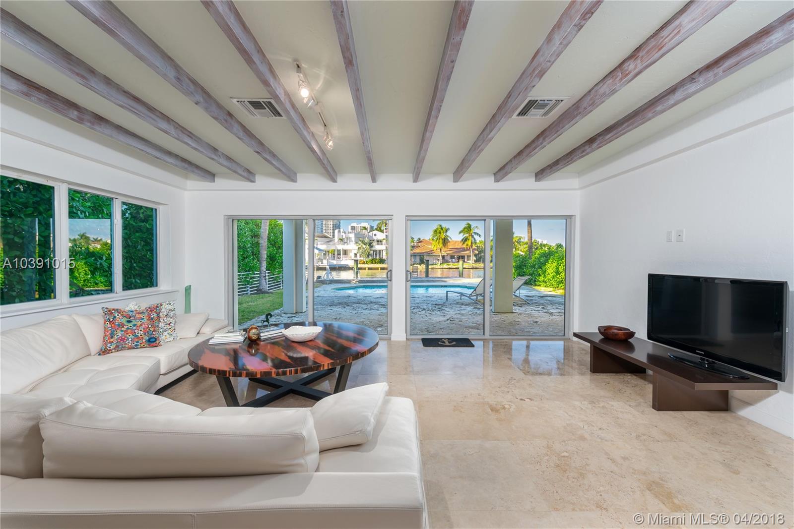 GOLDEN BEACH SEC E - Residential