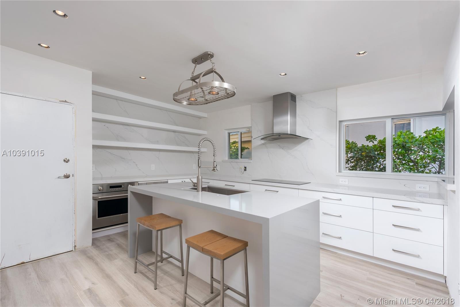 GOLDEN BEACH SEC E - Residential