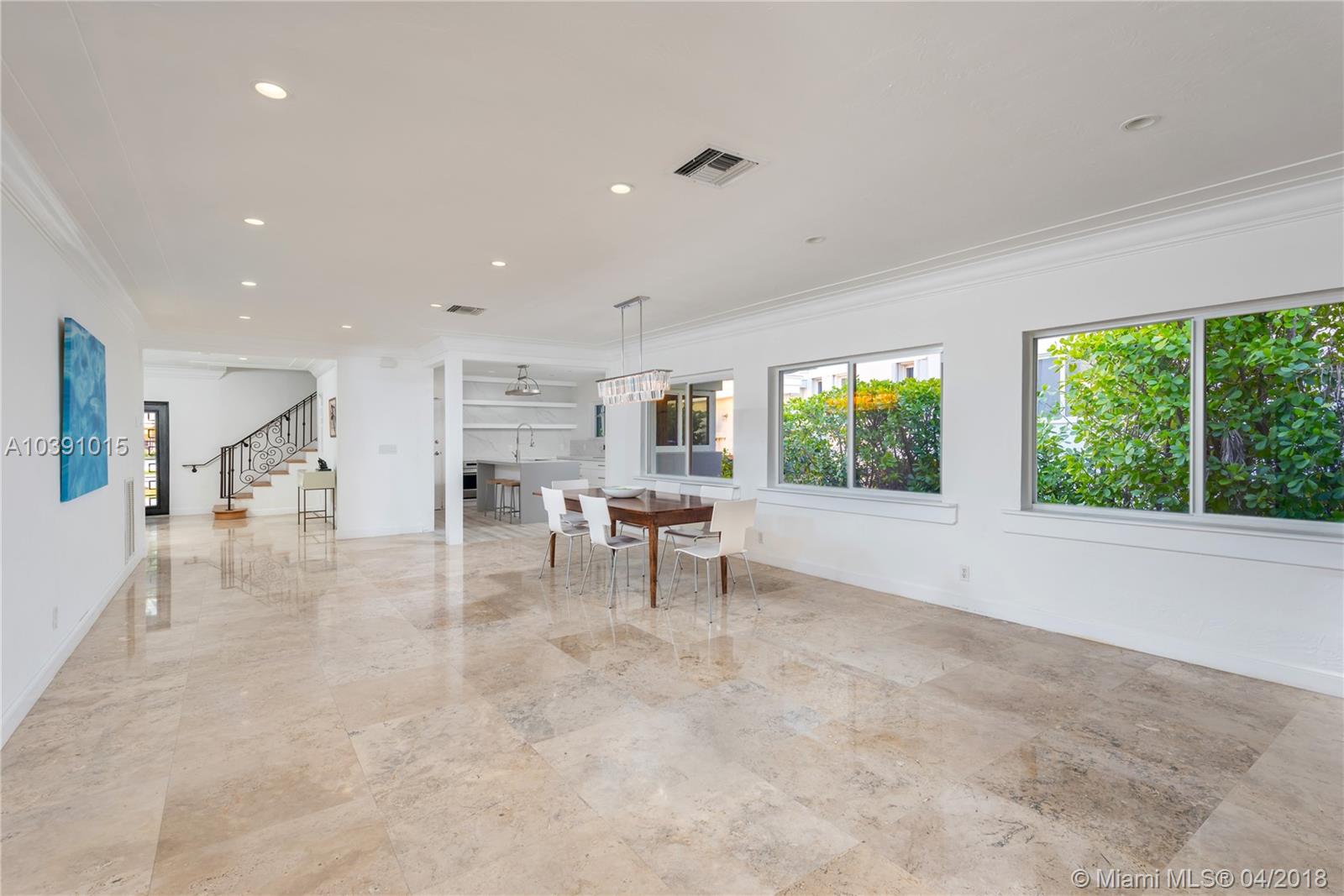 GOLDEN BEACH SEC E - Residential