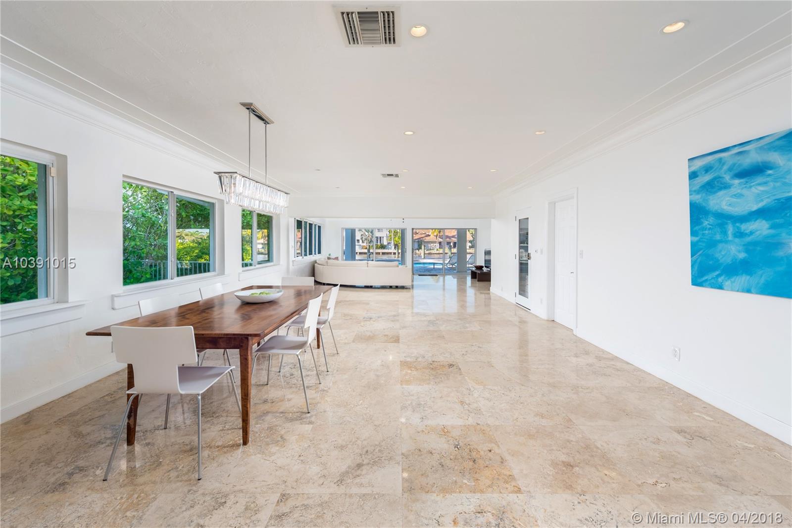 GOLDEN BEACH SEC E - Residential