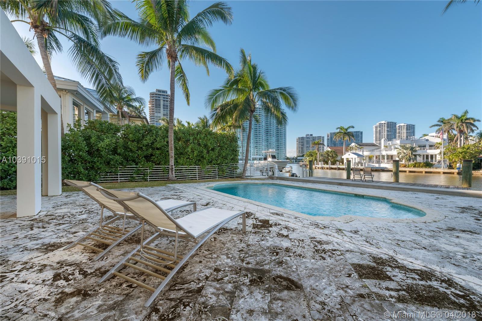 GOLDEN BEACH SEC E - Residential