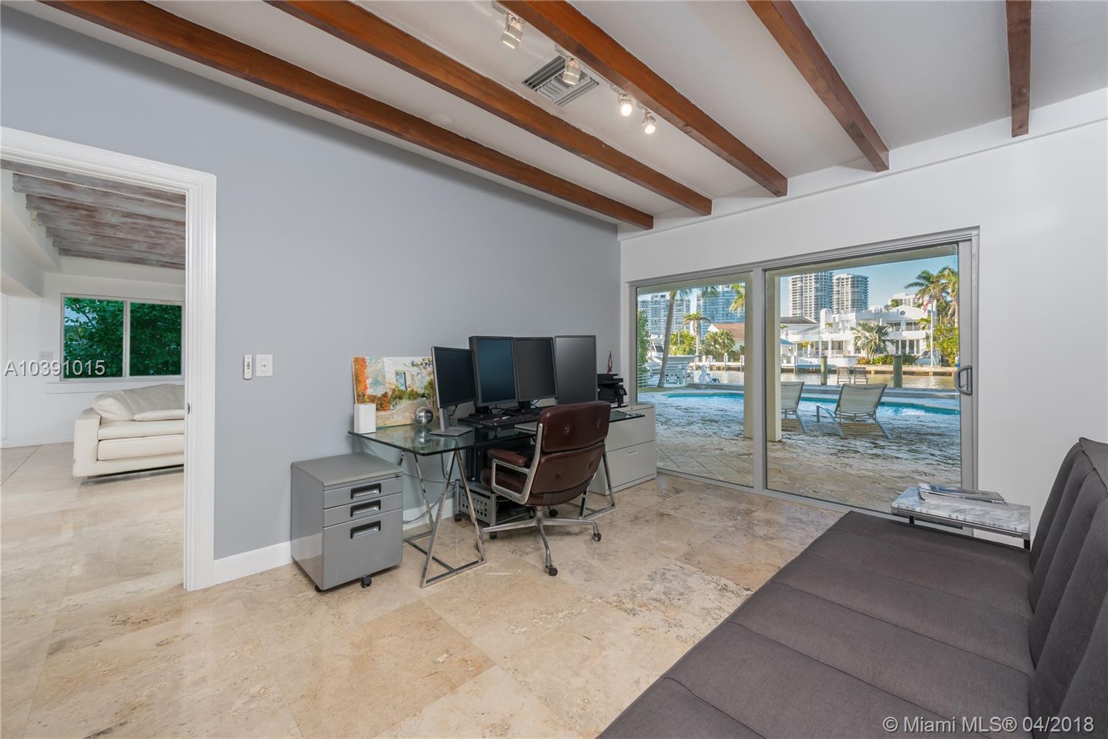 GOLDEN BEACH SEC E - Residential