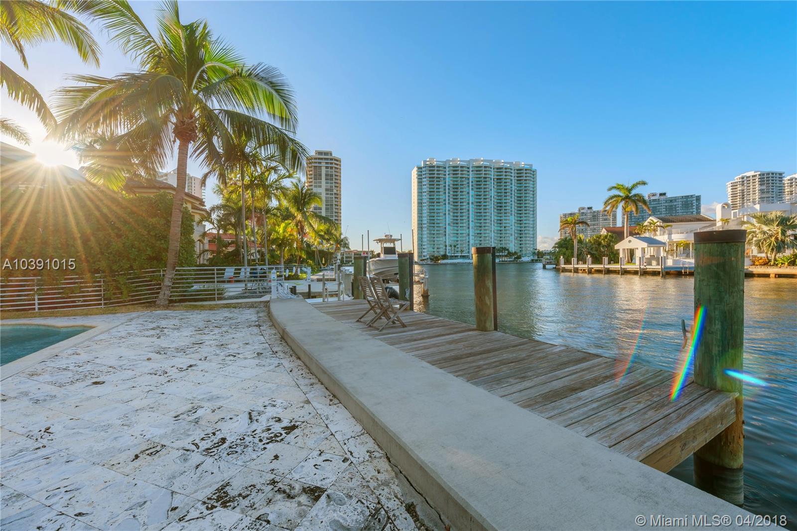 GOLDEN BEACH SEC E - Residential