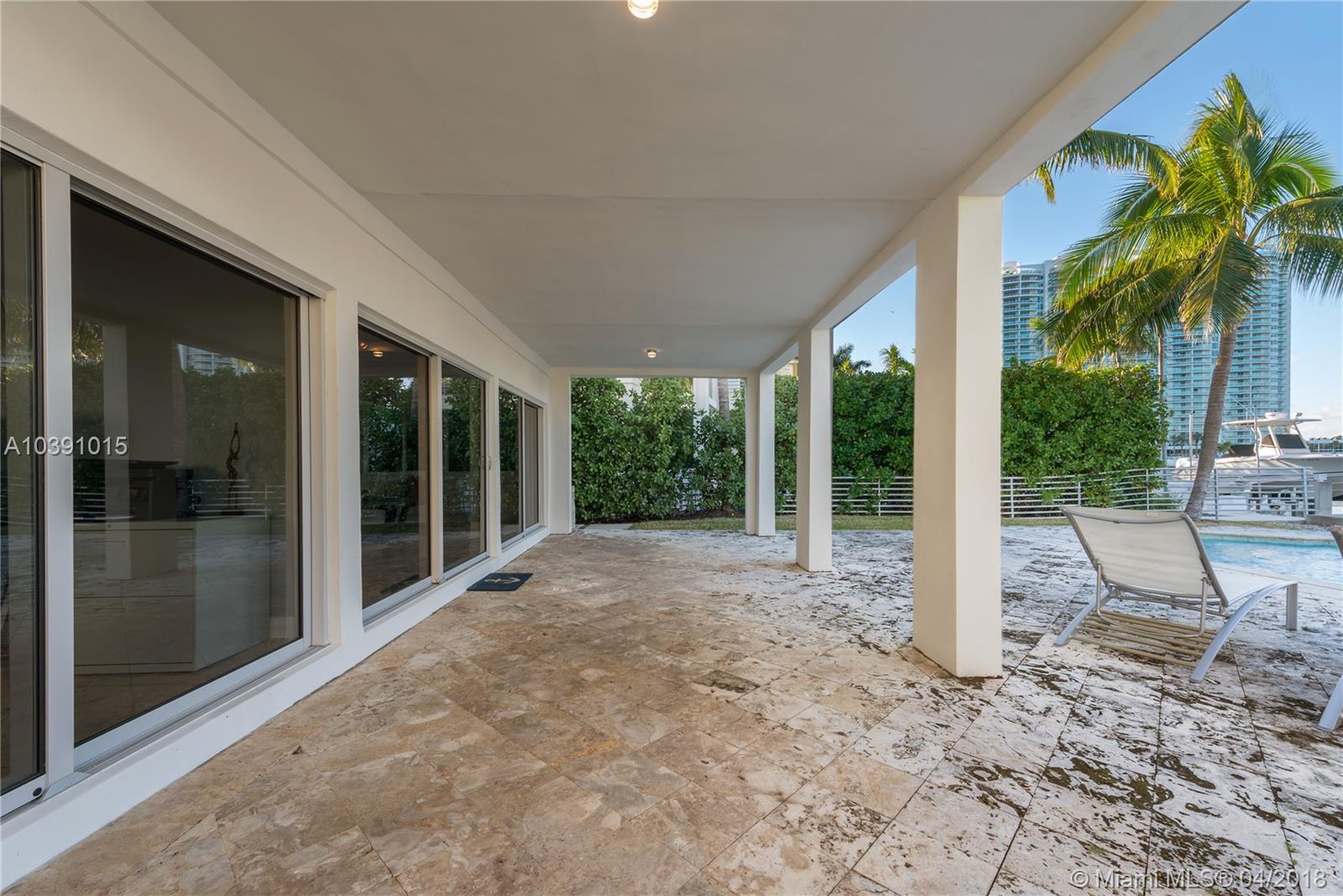 GOLDEN BEACH SEC E - Residential