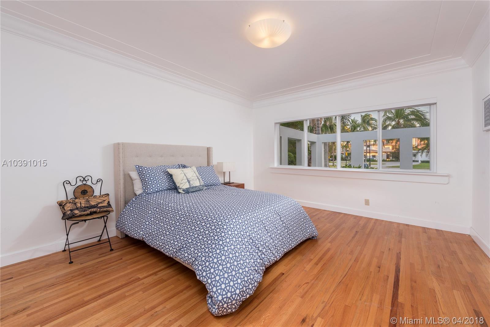 GOLDEN BEACH SEC E - Residential