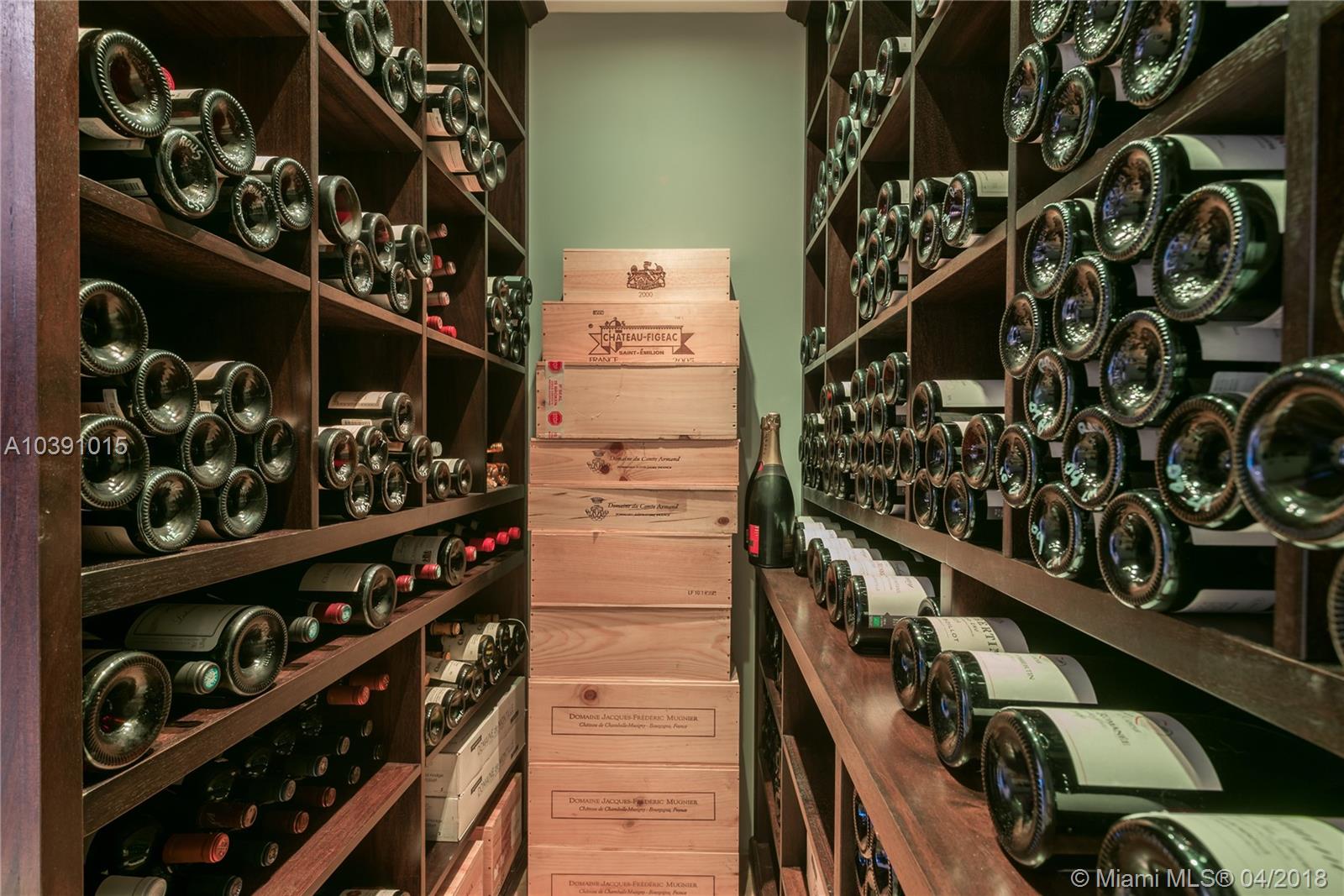 GOLDEN BEACH SEC E - Residential