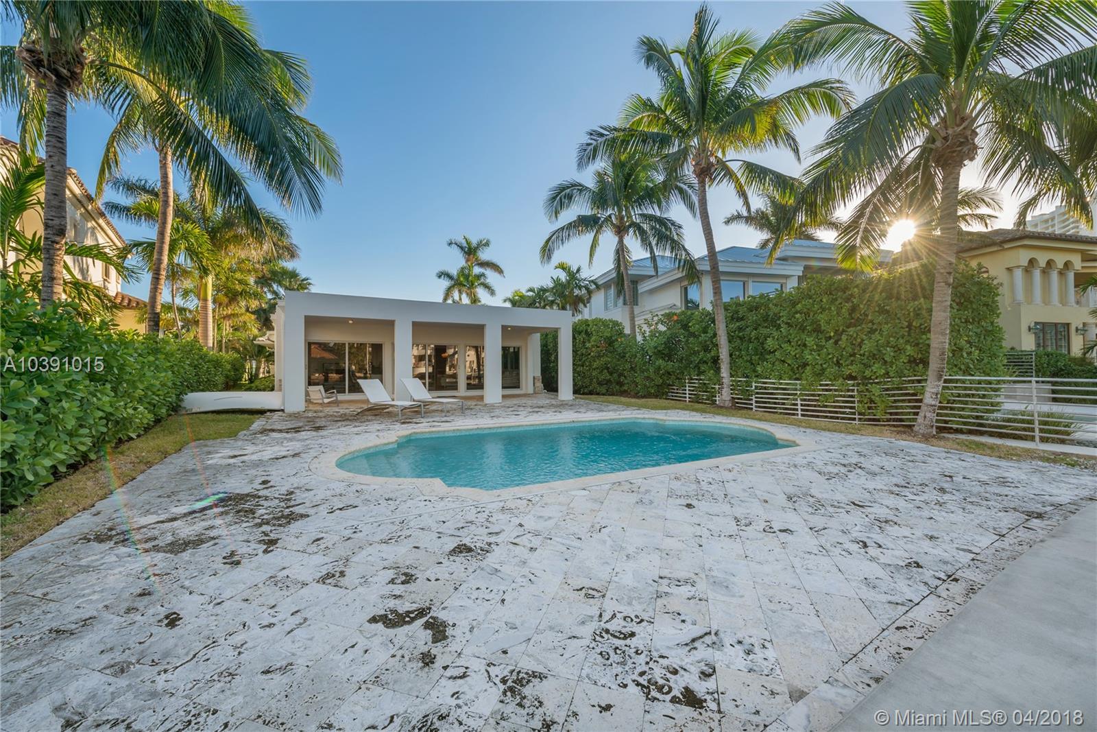 GOLDEN BEACH SEC E - Residential