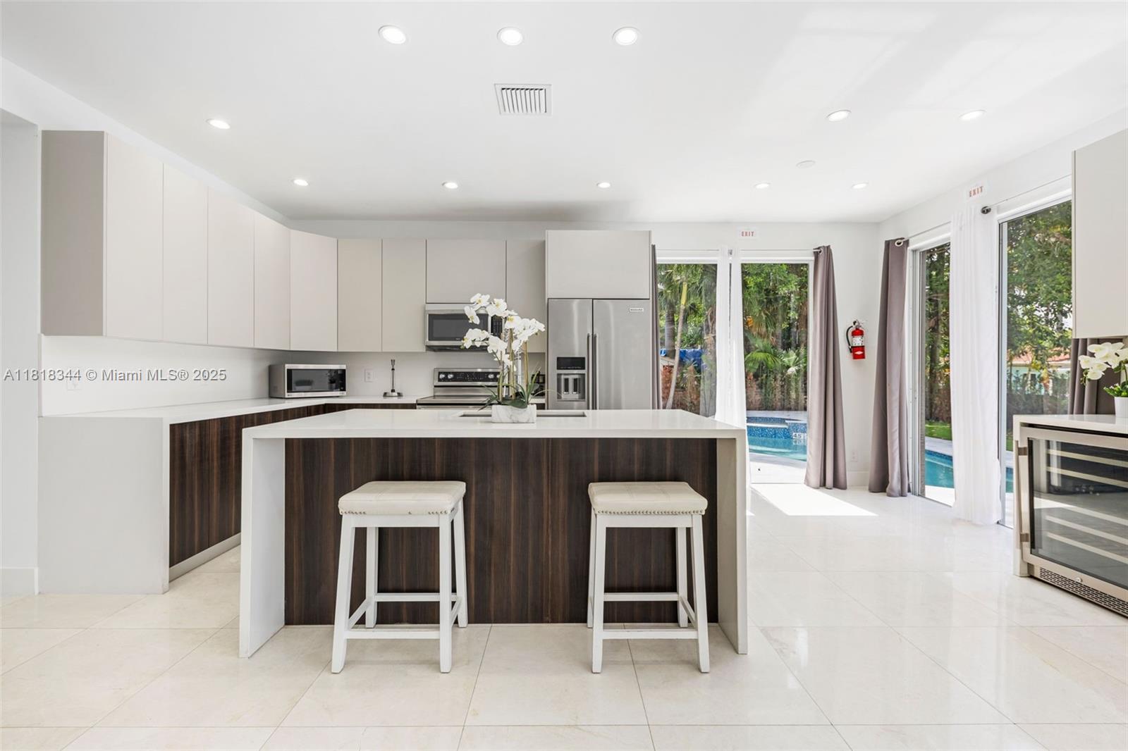 HOLLYWOOD LAKES SECTION - Residential