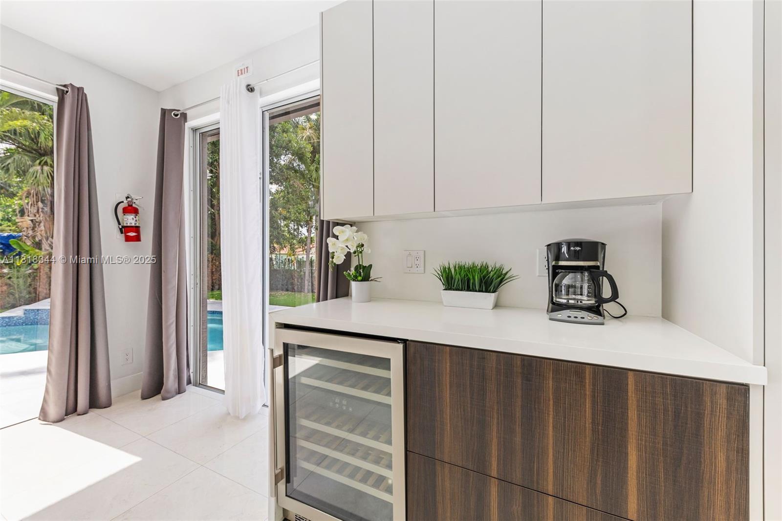 HOLLYWOOD LAKES SECTION - Residential