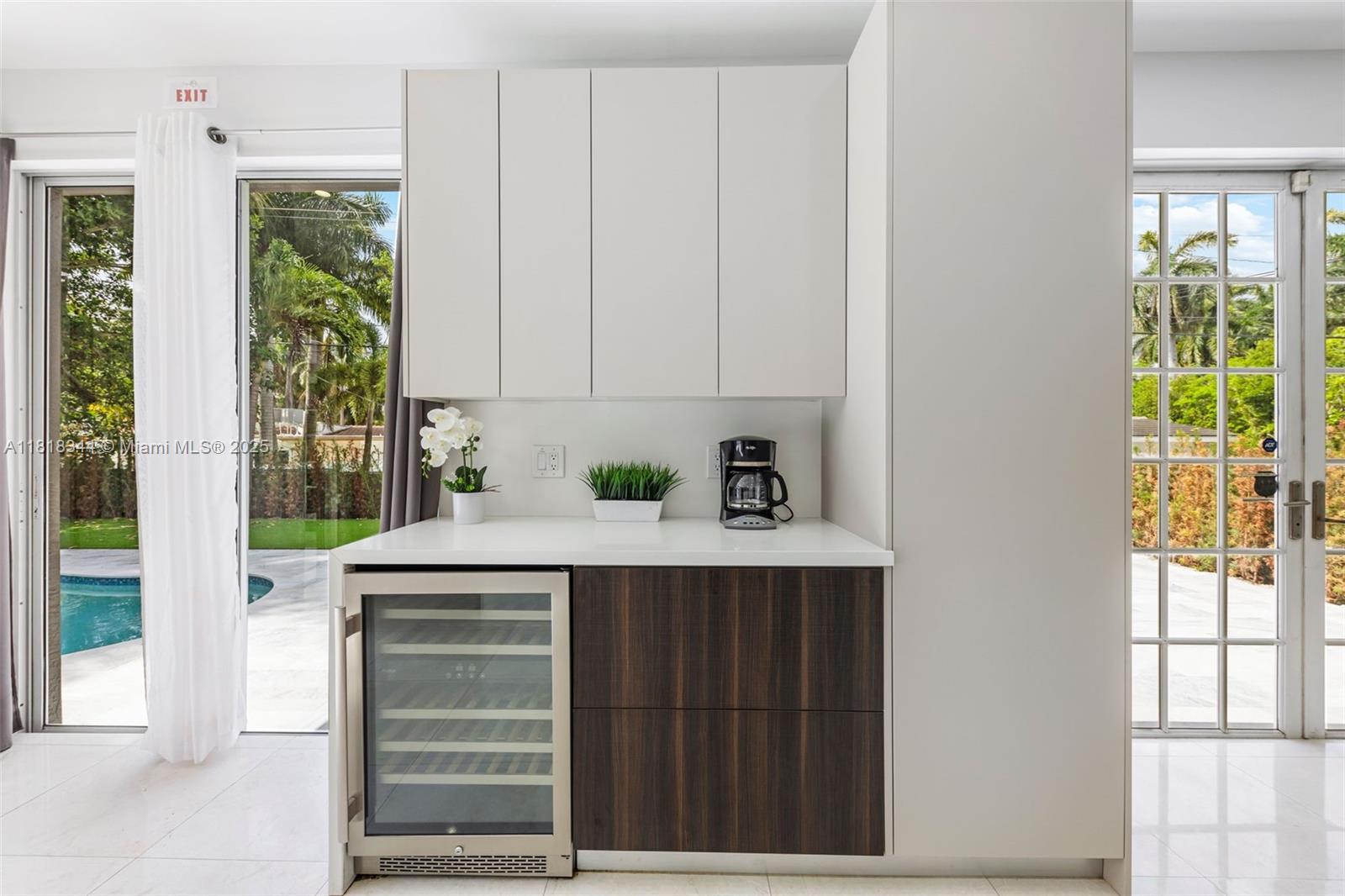 HOLLYWOOD LAKES SECTION - Residential