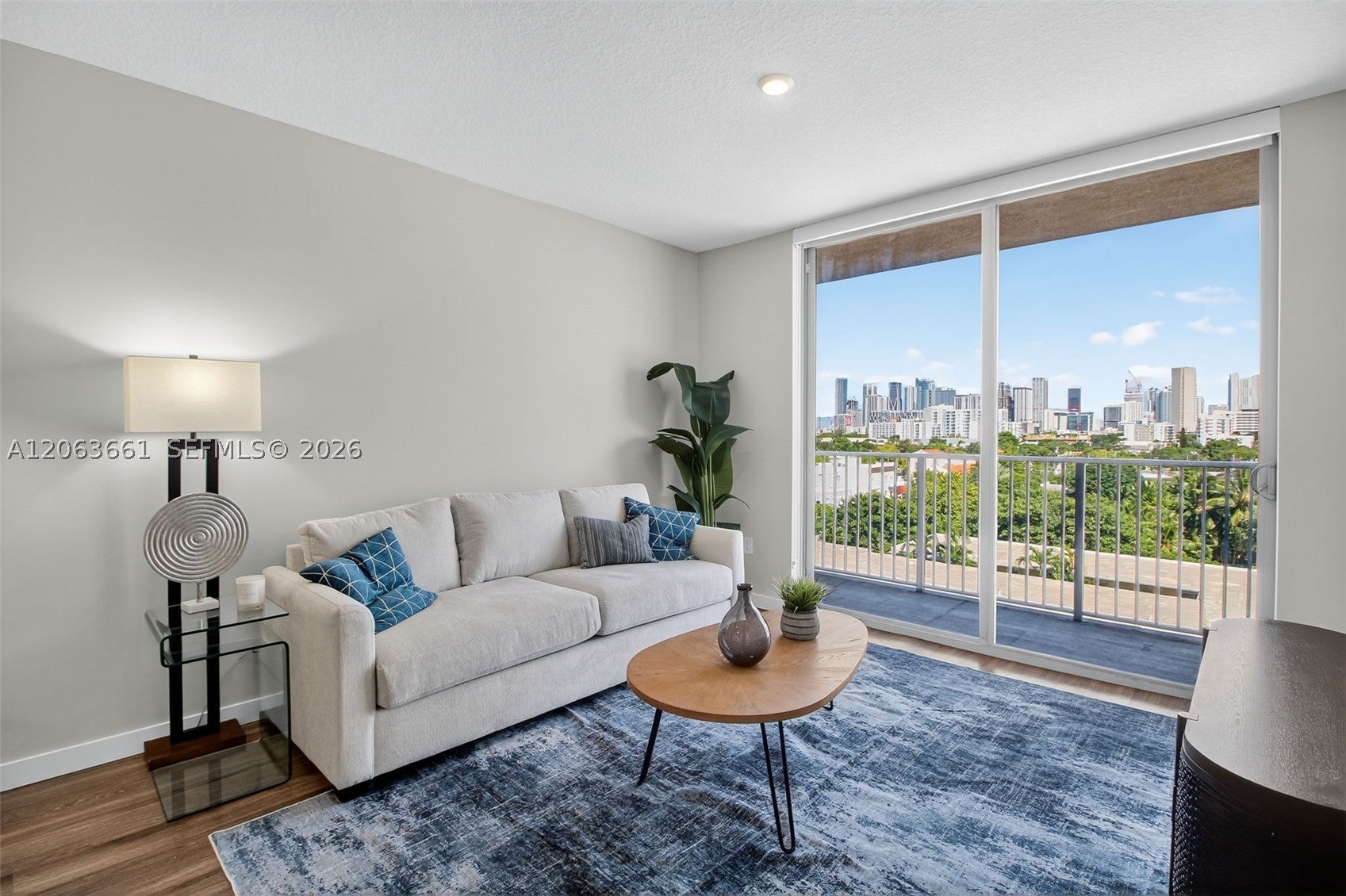 1110 NW 1st St 607