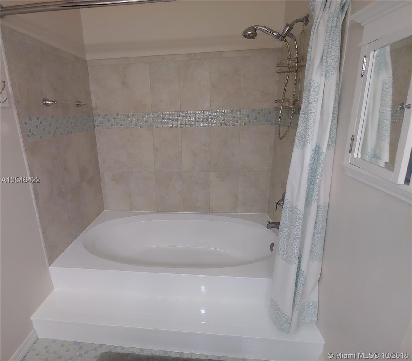 LAKES OF AVALON SEC 2 - Residential