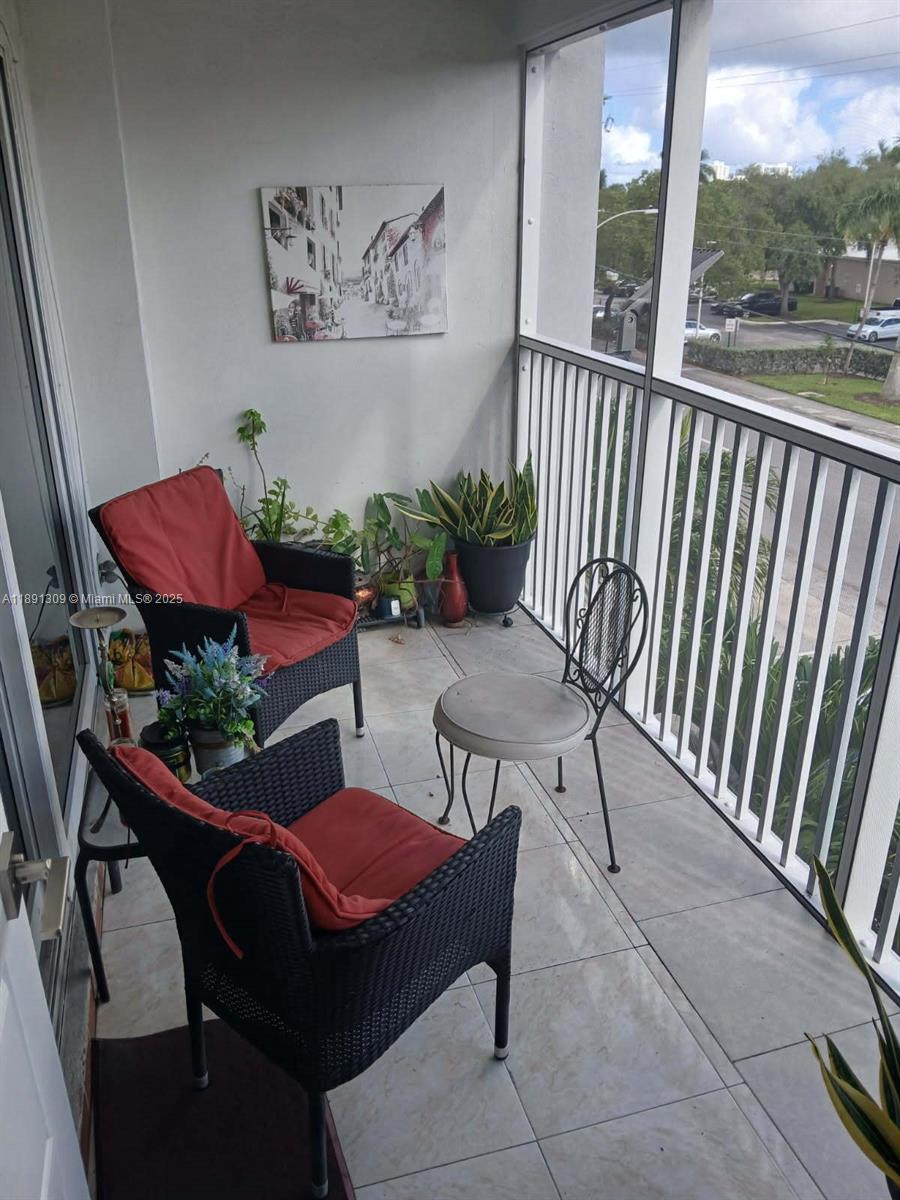 SECOND GULFSTREAM GARDEN - Residential