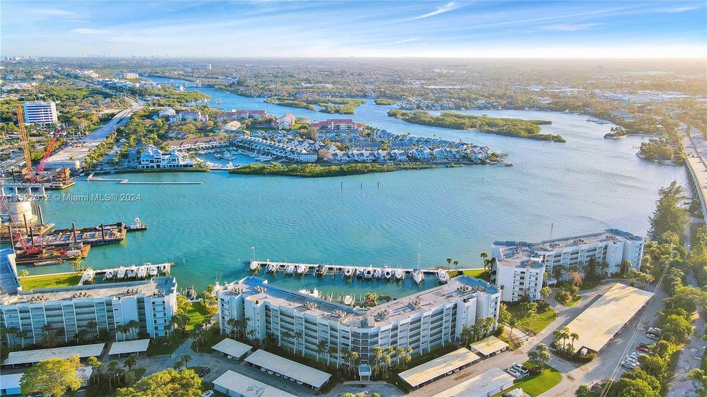 Photo of 1648 Jupiter Cove Dr #511B, Jupiter, FL 33469 (MLS # A11527912)