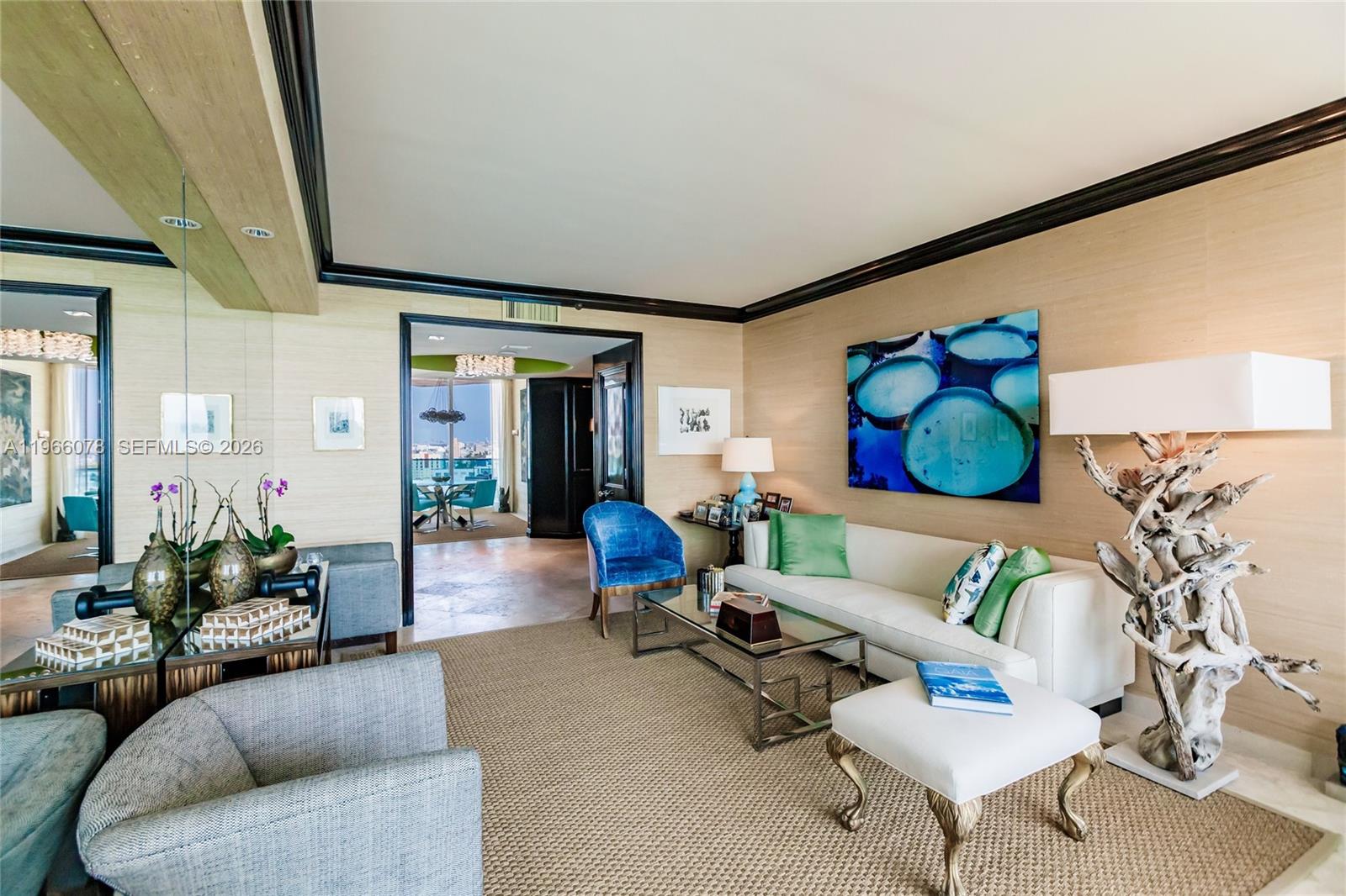 300 S Pointe Dr 1604