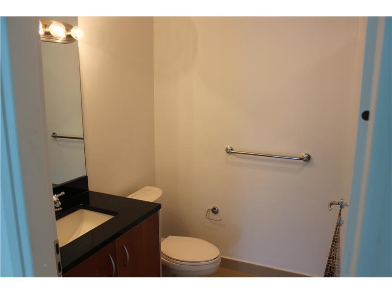 MET 1 CONDO - Residential Lease