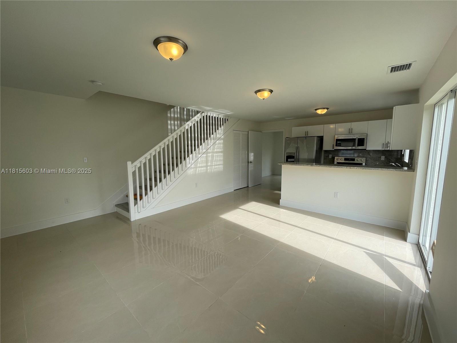 385 NW 82nd Ter 1
