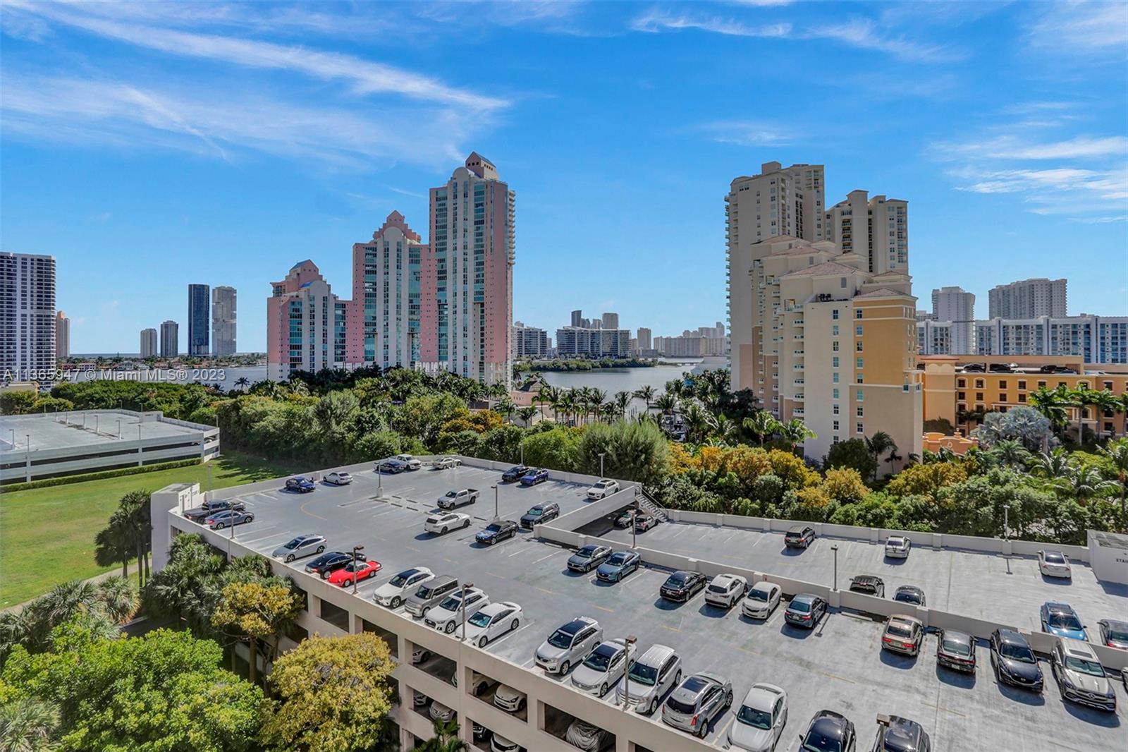 PARC CENTRAL AVENTURA SOU - Residential Lease