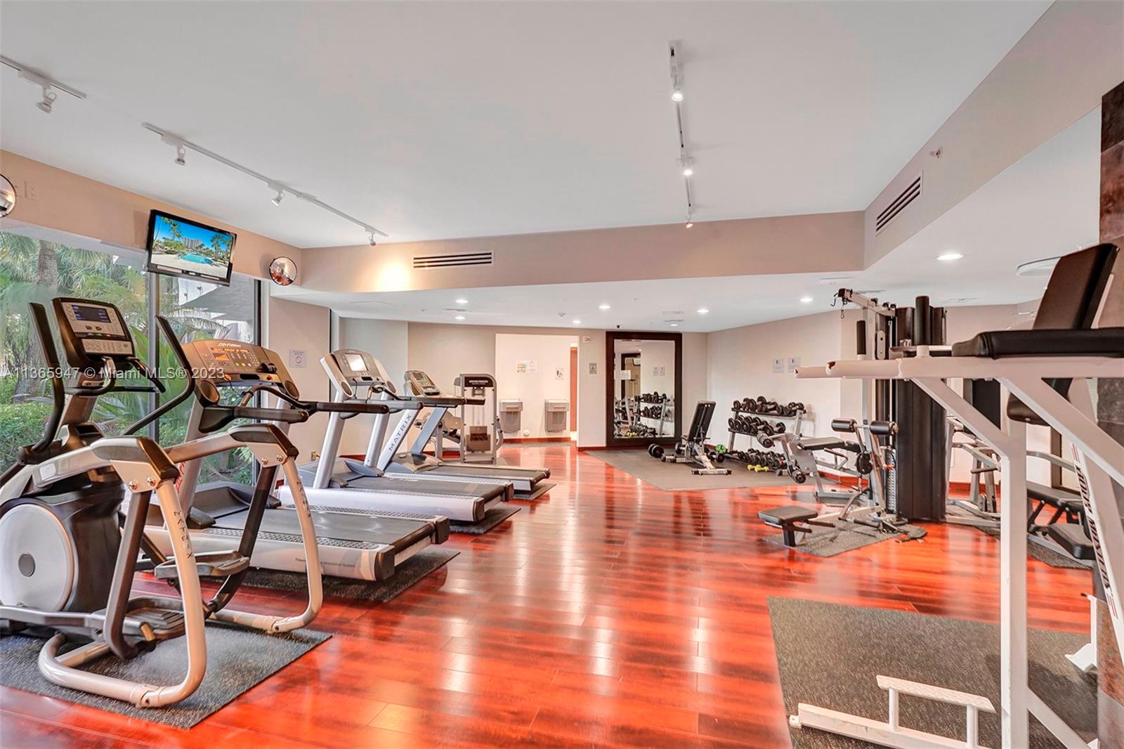 PARC CENTRAL AVENTURA SOU - Residential Lease