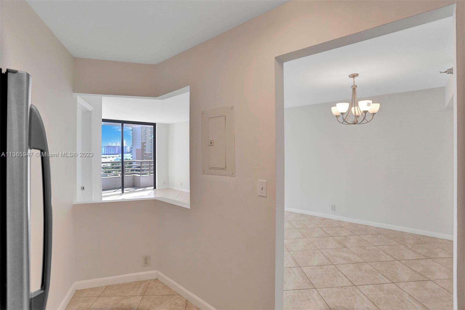 PARC CENTRAL AVENTURA SOU - Residential Lease