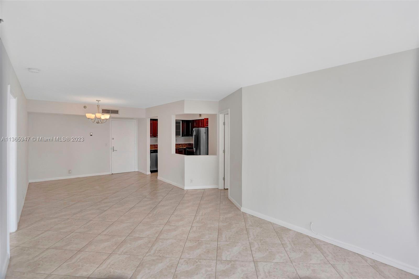 PARC CENTRAL AVENTURA SOU - Residential Lease