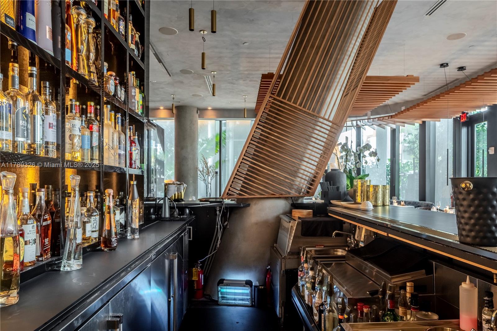 1 Collins Ave CU3