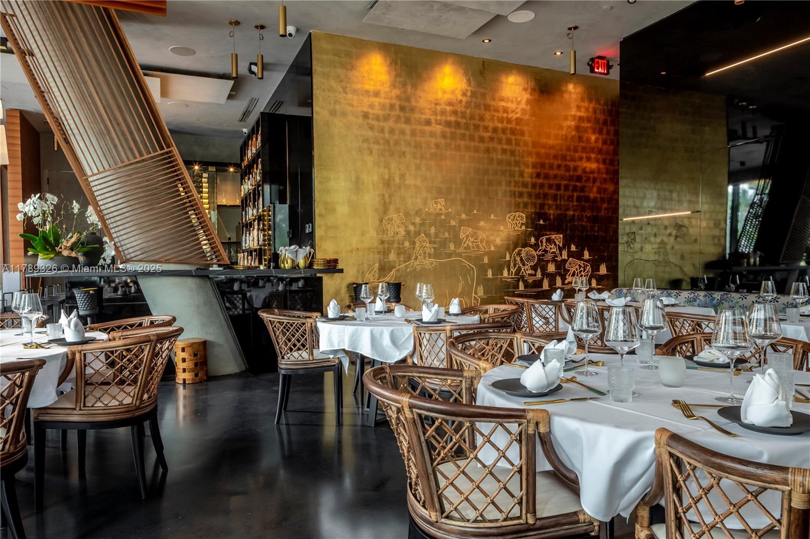 1 Collins Ave CU3