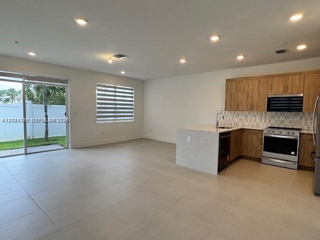 MERRICK SQUARE - Residential Lease