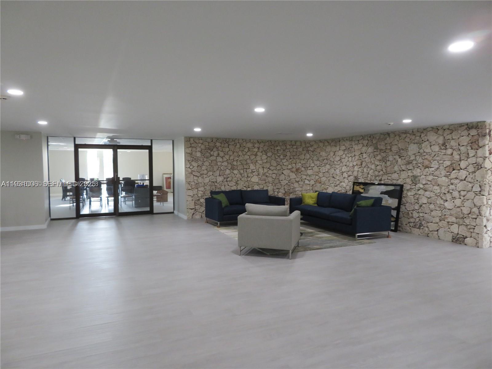 THE HORIZONS - Residential Lease