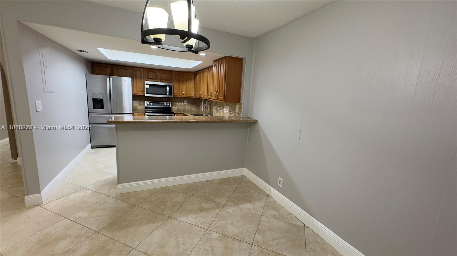 COLONIES CONDO - Residential