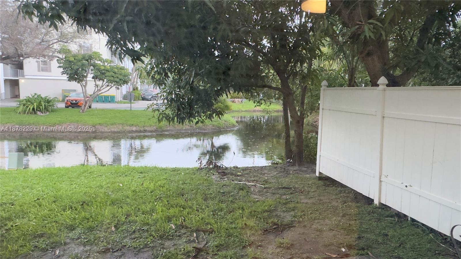 COLONIES CONDO - Residential