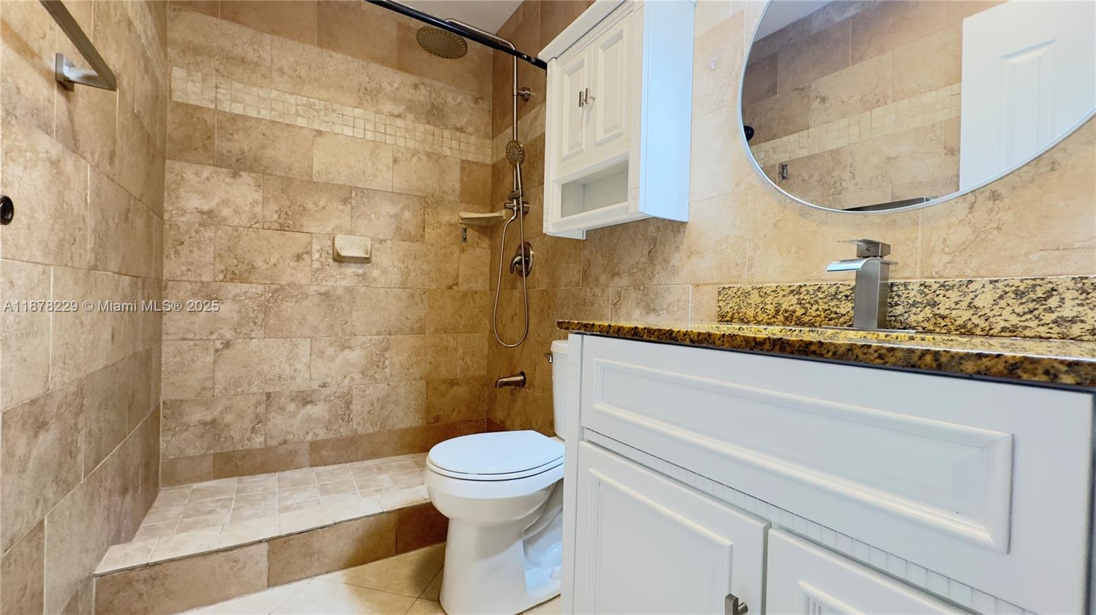 COLONIES CONDO - Residential