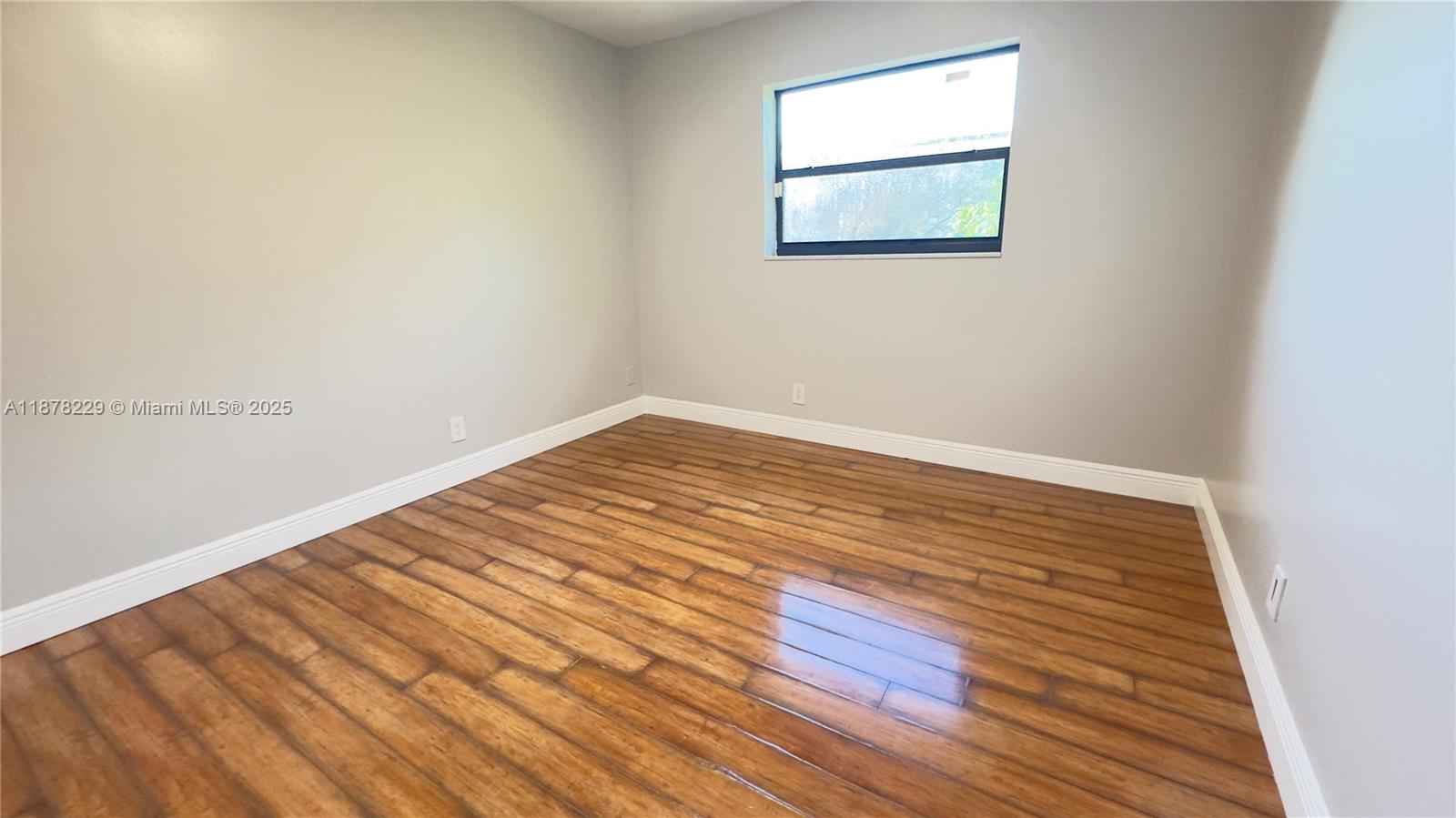 COLONIES CONDO - Residential