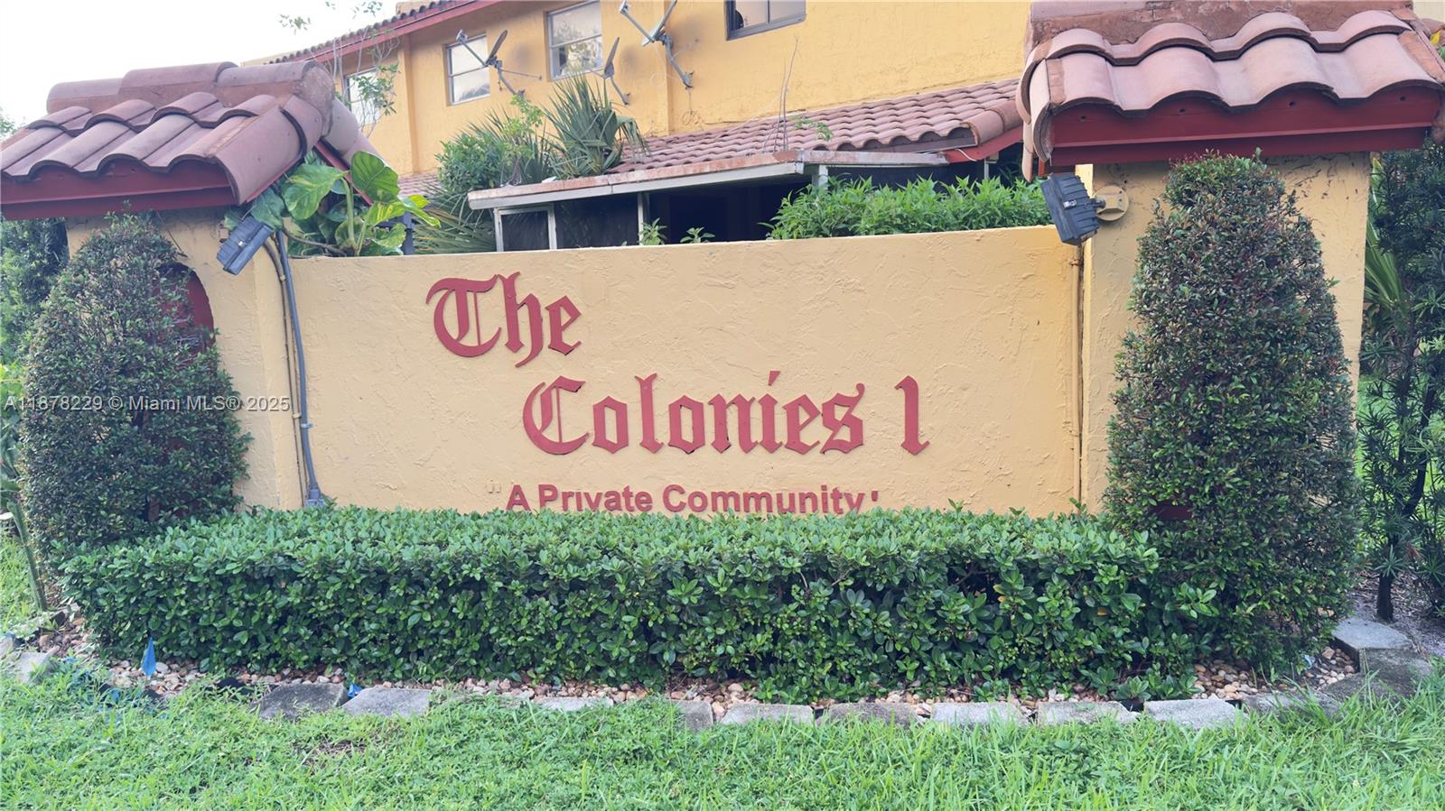 COLONIES CONDO - Residential