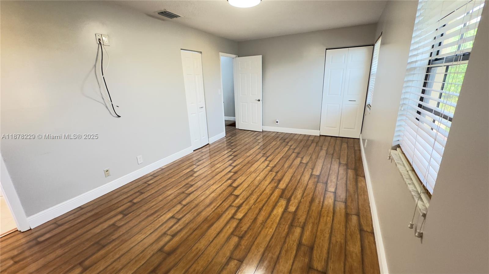 COLONIES CONDO - Residential