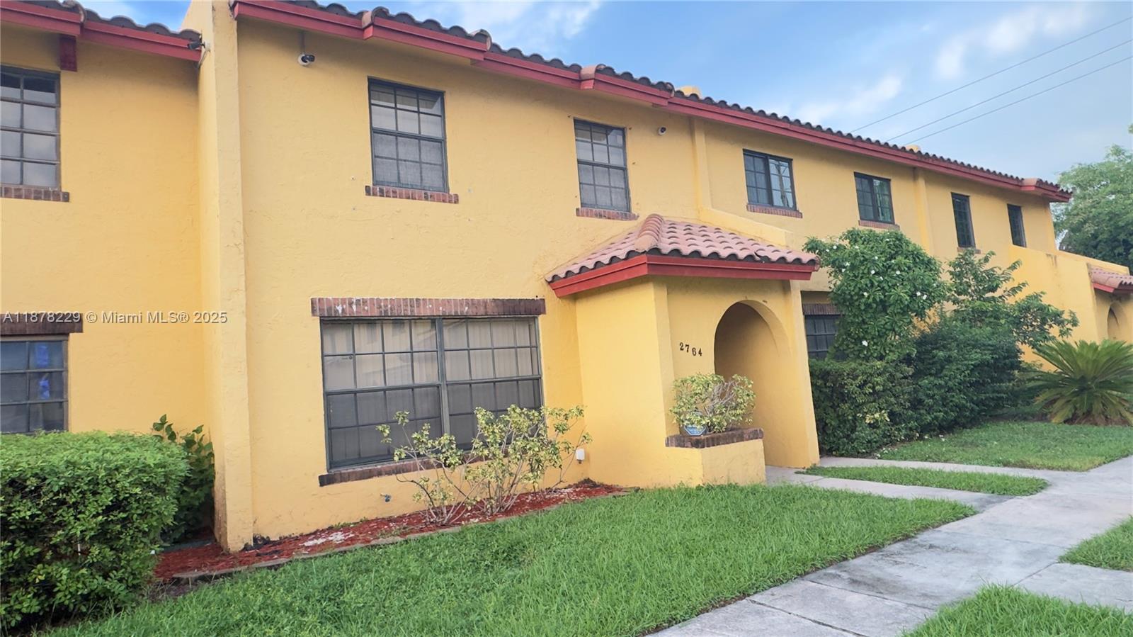 COLONIES CONDO - Residential